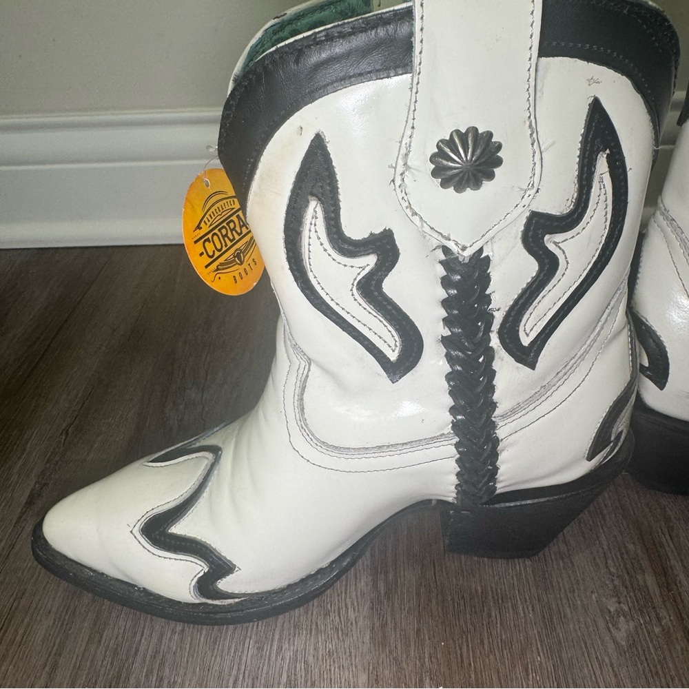 Corral Boots Braided Western White Black Bootie Boots Z0142 - Picture 5 of 11